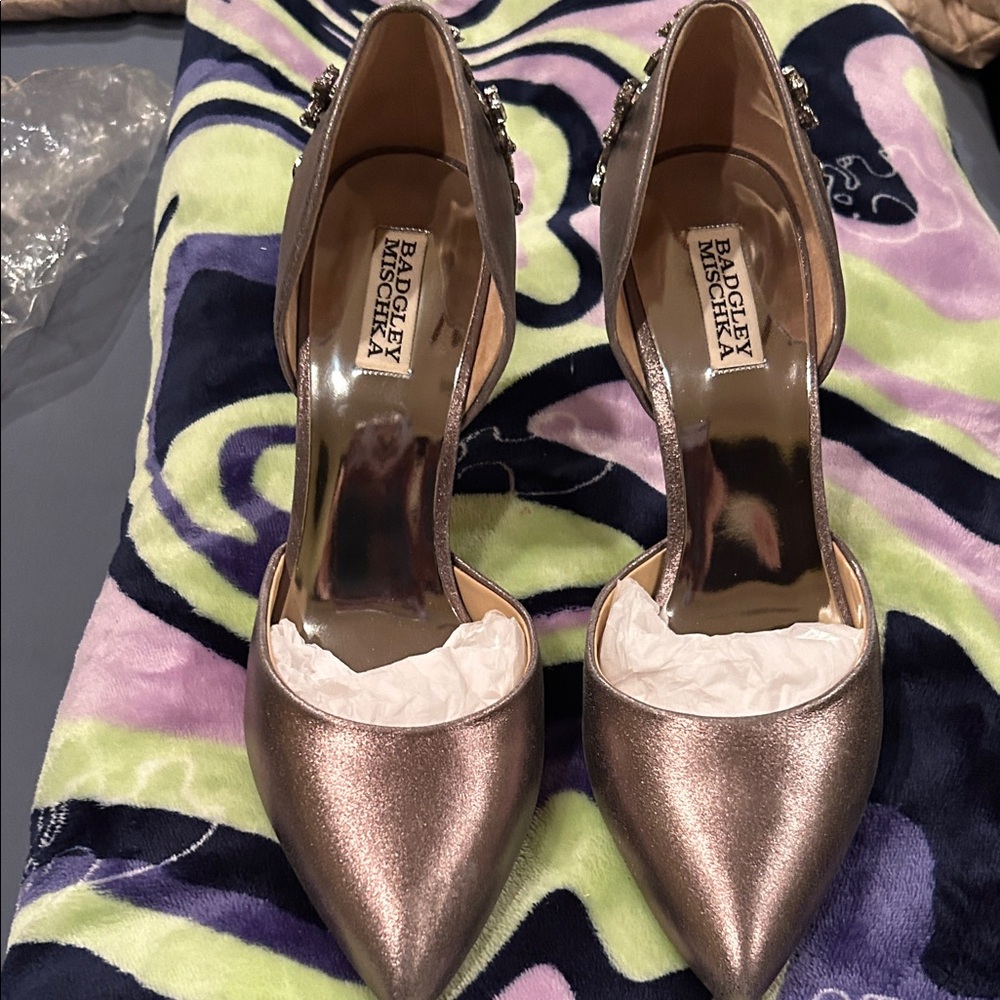 Badgley Mischka Silver Pointed Heels